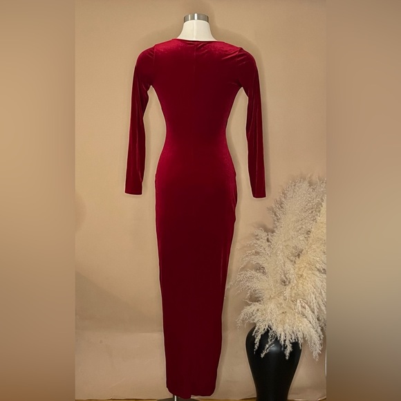 FASHION NOVA red velvet dress - Picture 2 of 5